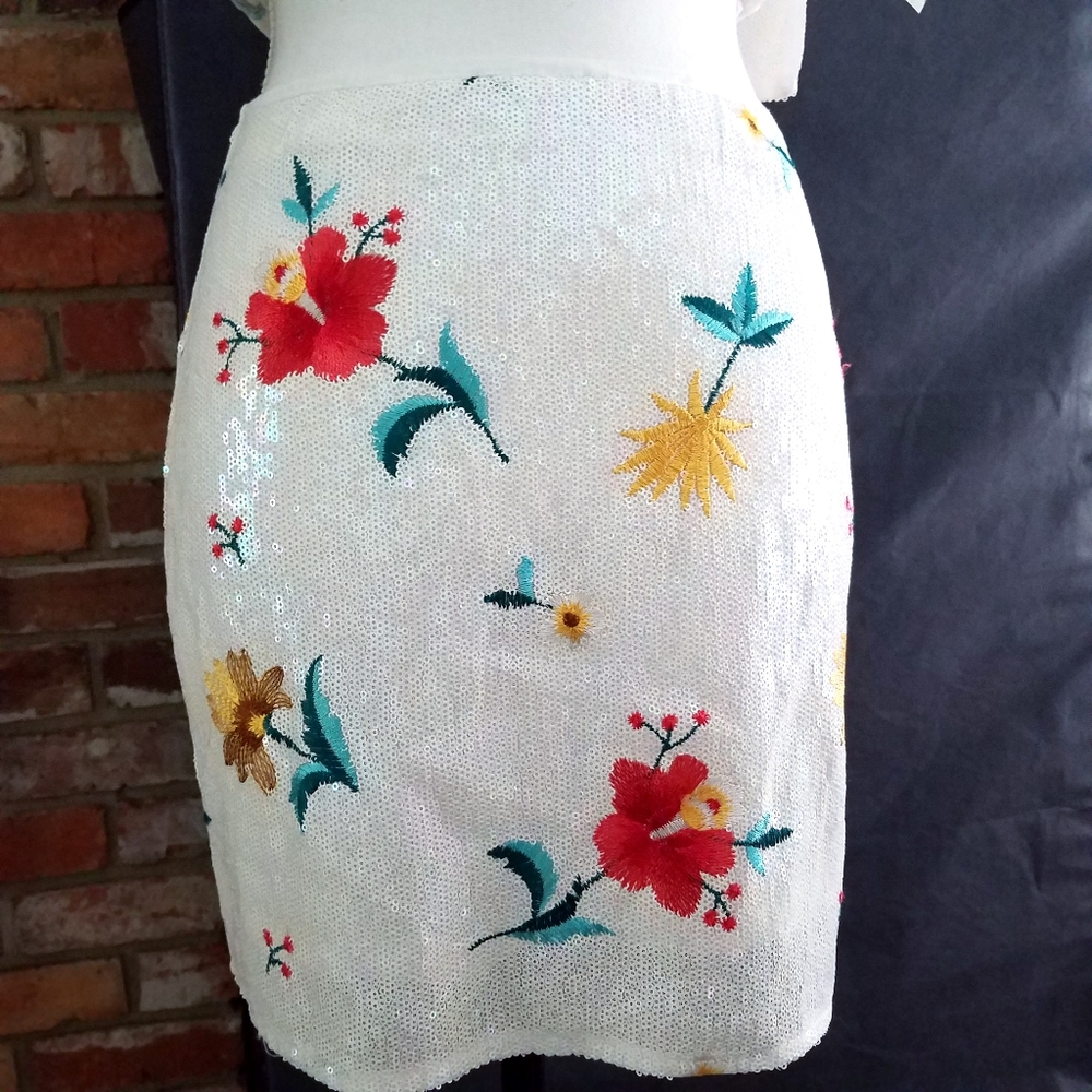 Endless Rose Floral Sequin Peplum Top & Mini Skirt - Picture 3 of 6
